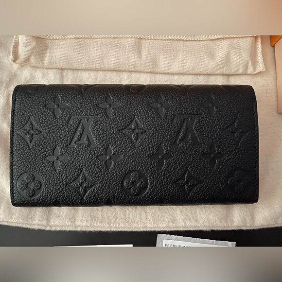 Emilie Wallet - Monogram Empreinte Leather
Black - Picture 5 of 15